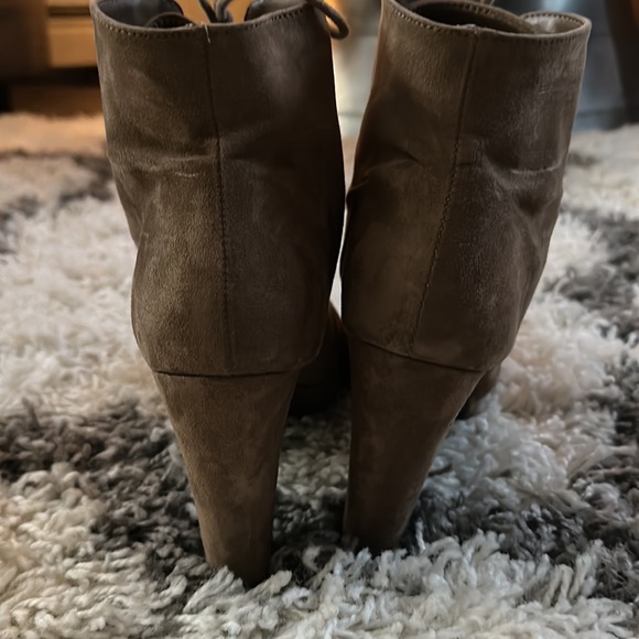 Taupe suede lace up platform booties - Picture 5 of 8